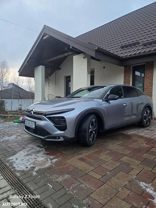 Second-hand Citroën C5 181 CP (133 kW) 2022 Culoareargint Hatchback
