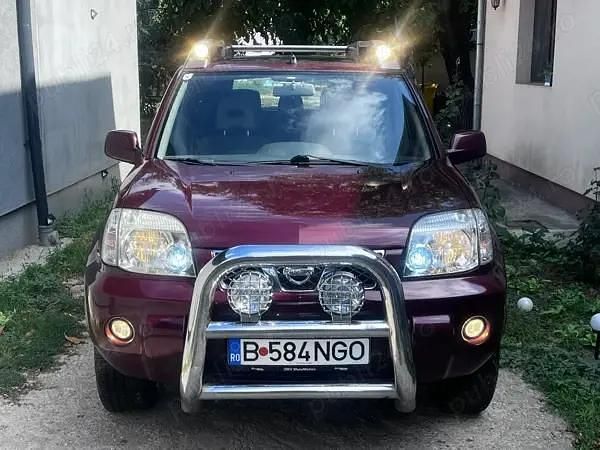 Culoarerosu Utilizat 2005 Nissan X-Trail SUV | 3.300 EUR - Imagine 1/4