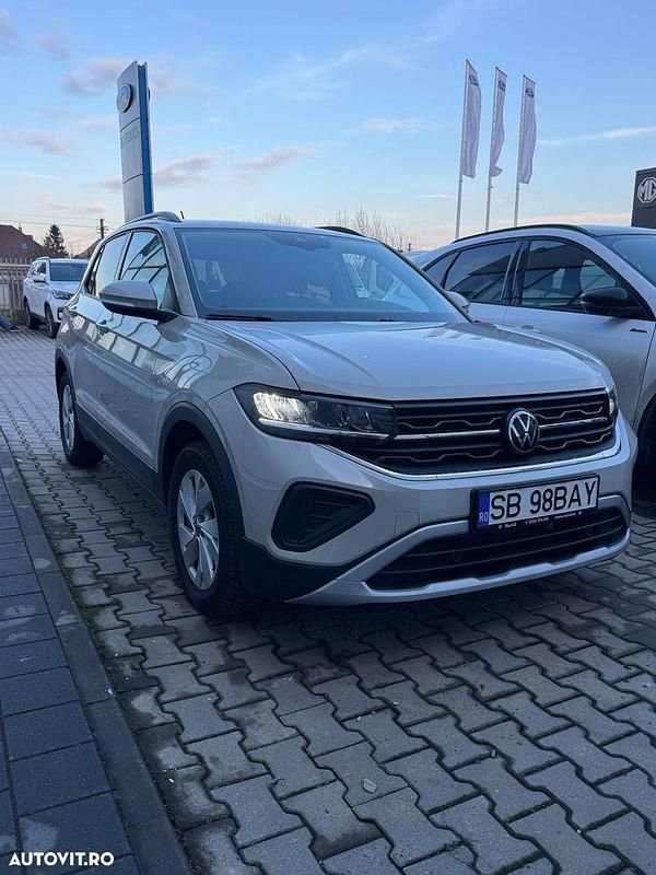 Second-hand VW T-Cross Life 115 CP (84 kW) 2024 Culoarebej SUV
