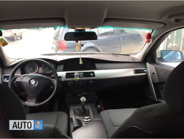 Second-hand BMW 520 Sport Line 170 CP (125 kW) 2004 Negru Berlinǎ