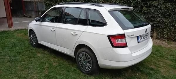 Alb Utilizat 2015 Skoda Fabia Break | 6.200 EUR (Preț OK) - Imagine 1/4