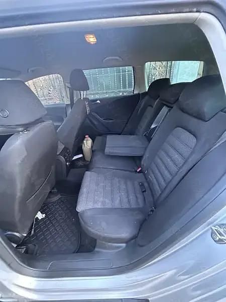 Argintiu Utilizat 2007 VW Passat Break | 2.550 EUR (Preț bun) - Imagine 1/4