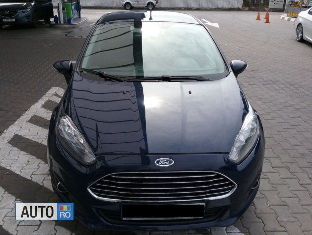 Second-hand Ford Fiesta 55 CP (40 kW) 2013 Albastru Hatchback