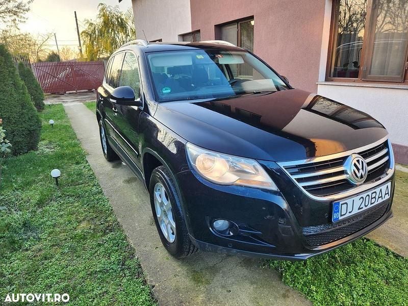 Culoarenegru Utilizat 2008 VW Tiguan Sportline SUV | 4.700 EUR (Preț bun) - Imagine 1/4