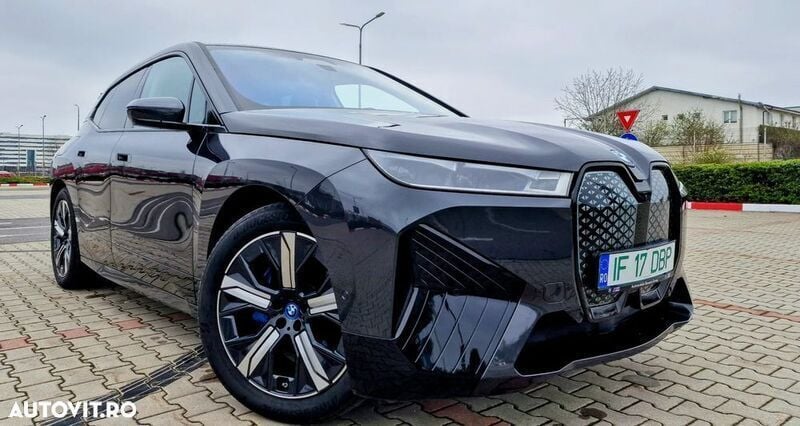 Gri Utilizat 2023 BMW iX SUV | 68.900 EUR (Super Preț) - Imagine 1/4