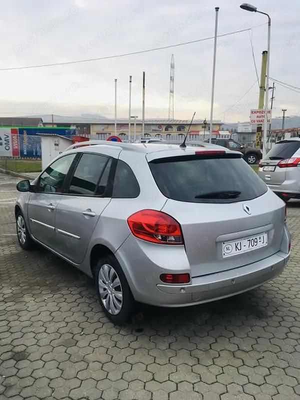 Second-hand Renault Clio GrandTour 85 CP (62 kW) 2012 Argintiu Break