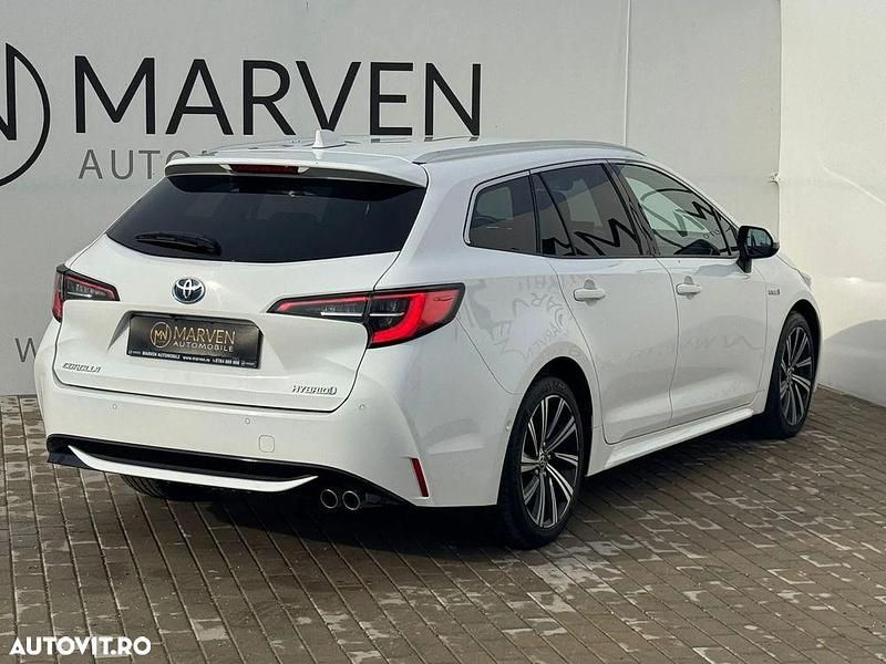 Second-hand Toyota Corolla Comfort 180 CP (132 kW) 2021 Culoarealb Break