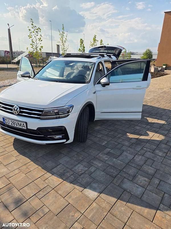 Culoarealb Utilizat 2020 VW Tiguan Highline SUV | 25.800 EUR (Preț OK) - Imagine 1/4