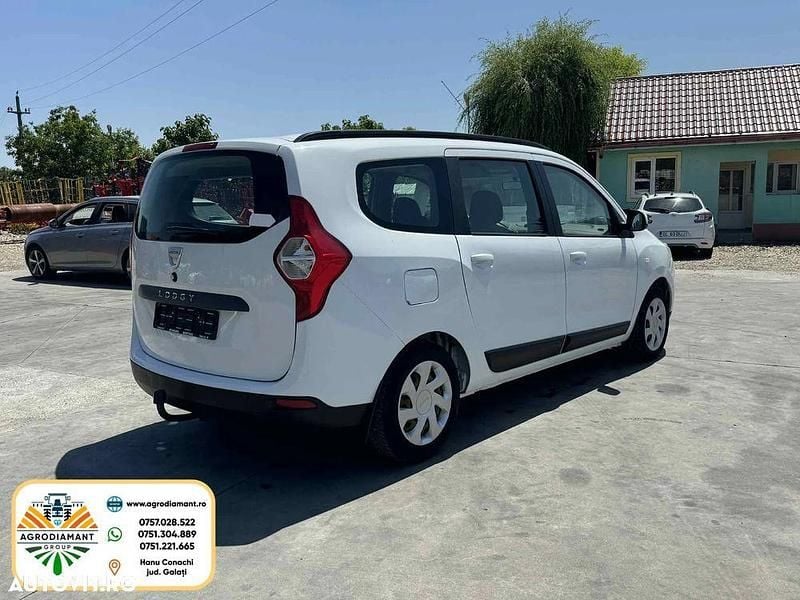 Second-hand Dacia Lodgy Lauréate 115 CP (84 kW) 2012 Culoarealb Monovolum