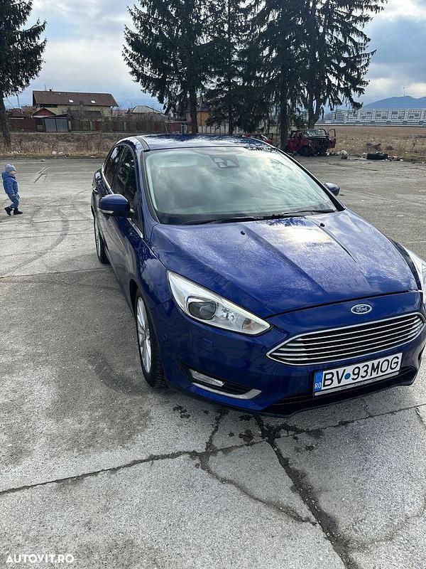 Second-hand Ford Focus Titanium 120 CP (88 kW) 2016 Culoarealbastru Berlinǎ