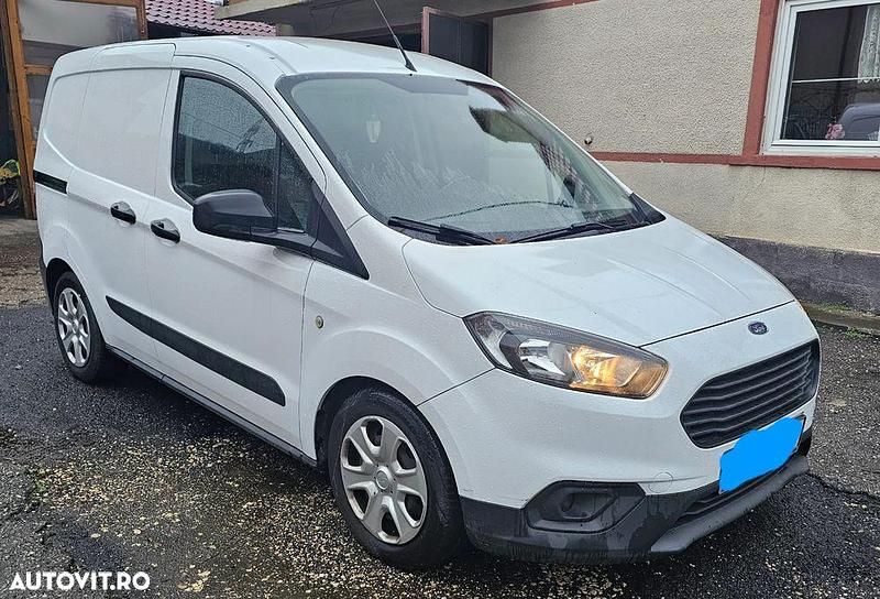 Culoarealb Utilizat 2019 Ford Courier Monovolum | 5.850 EUR - Imagine 1/4