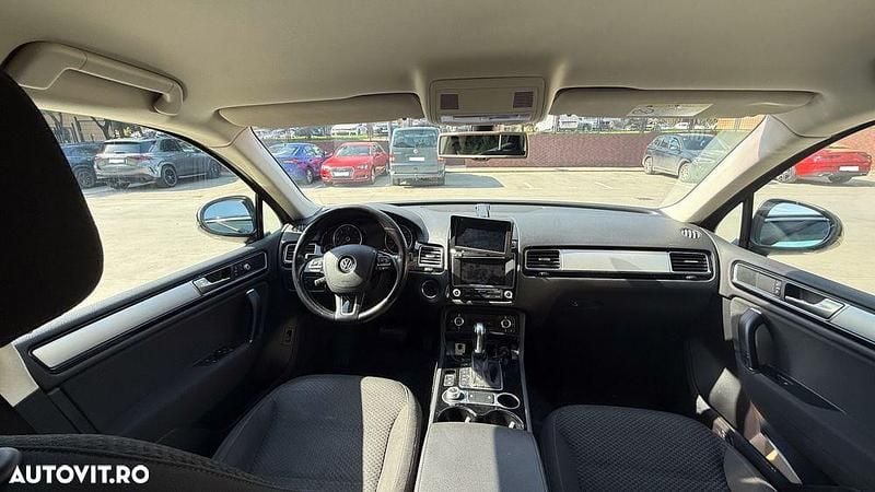 Culoarealbastru Utilizat 2015 VW Touareg SUV | 12.500 EUR (Super Preț) - Imagine 1/4