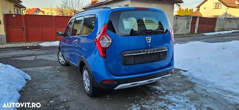 Second-hand Dacia Lodgy Stepway 131 CP (96 kW) 2020 Culoarealbastru Monovolum
