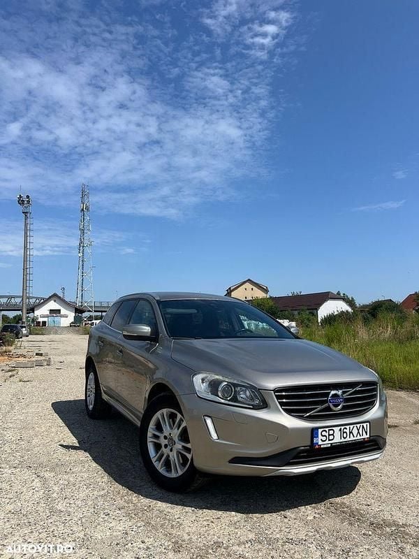 Culoarebej Utilizat 2016 Volvo XC60 Momentum SUV | 17.300 EUR (Super Preț) - Imagine 1/4