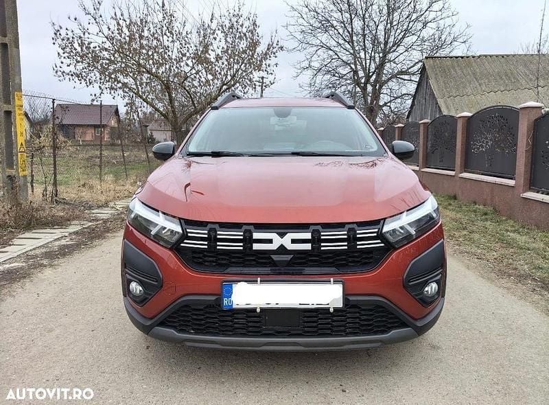 Second-hand Dacia Jogger Extreme 110 CP (80 kW) 2023 Culoaremaro Monovolum