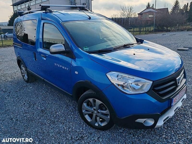 Second-hand Dacia Dokker Stepway 90 CP (66 kW) 2017 Culoarealbastru Monovolum
