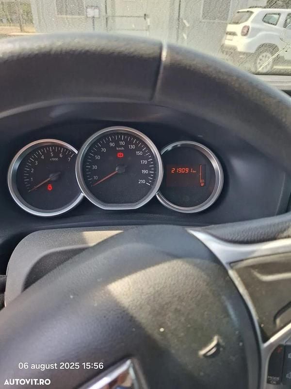 Culoarealb Utilizat 2016 Dacia Logan MCV Lauréate Break | 4.500 EUR (Preț bun) - Imagine 1/4