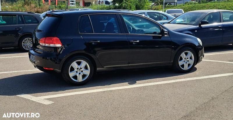 Culoarenegru Utilizat 2009 VW Golf VI Hatchback | 4.000 EUR (Preț bun) - Imagine 1/4