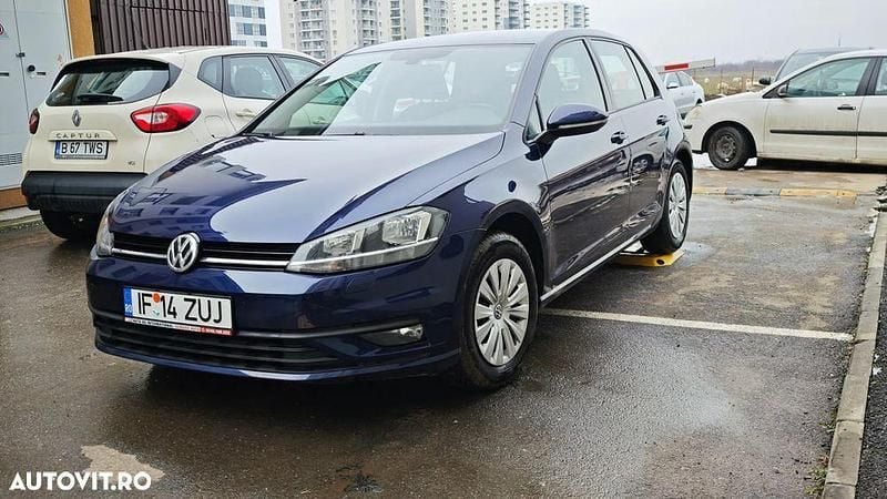 Culoarealbastru Utilizat 2018 VW Golf VII Trendline Hatchback | 11.600 EUR (Puțin scump) - Imagine 1/4