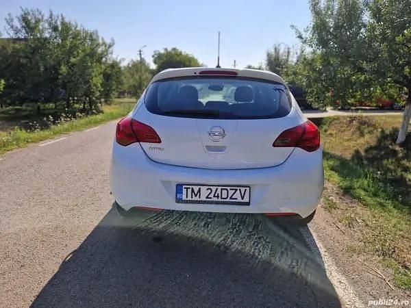 Utilizat 2010 Opel Astra Hatchback | 4.250 EUR (Puțin scump) - Imagine 1/4