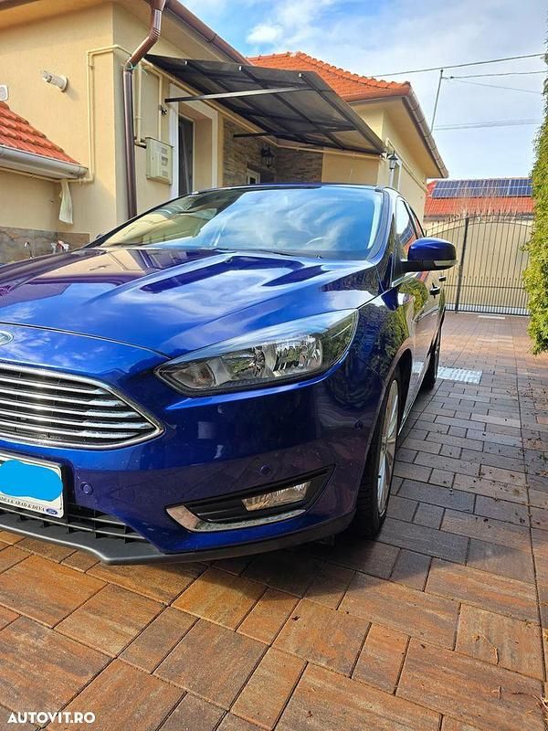 Second-hand Ford Focus Titanium 150 CP (110 kW) 2016 Culoarealbastru Hatchback