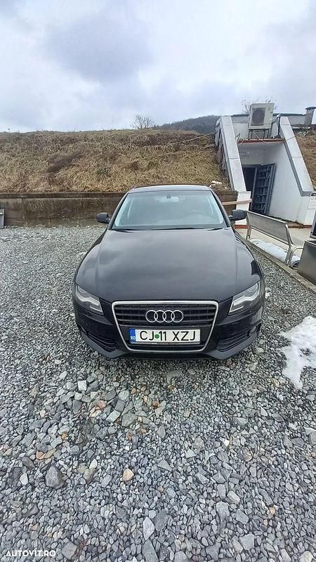 Second-hand Audi A4 Attraction 143 CP (105 kW) 2011 Culoarenegru Berlinǎ