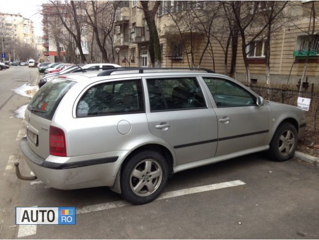 Argintiu Utilizat 2001 Skoda Octavia Break | 2.750 EUR (Preț bun) - Imagine 1/4