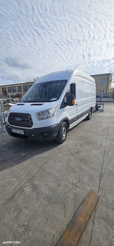 Second-hand Ford Transit 125 CP (91 kW) 2016 Culoarealb Monovolum