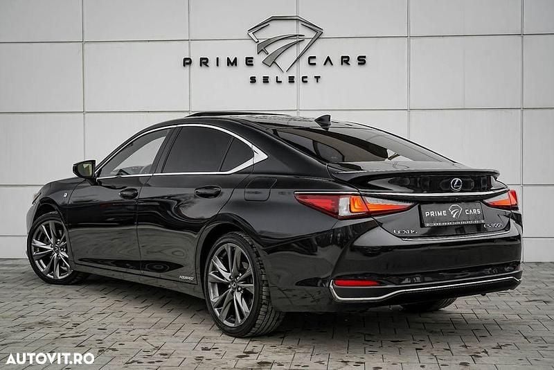 Second-hand Lexus ES300H 218 CP (160 kW) 2020 Culoarenegru Berlinǎ