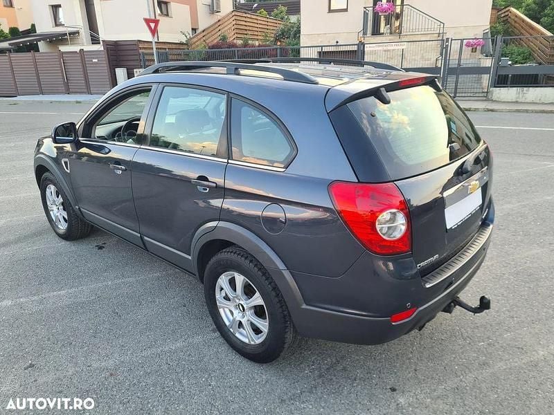 Second-hand Chevrolet Captiva LT 150 CP (110 kW) 2008 Gri SUV