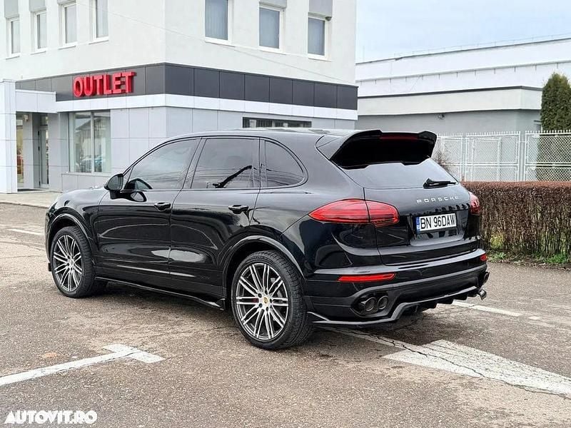 Second-hand Porsche Cayenne 262 CP (192 kW) 2016 Culoarenegru SUV