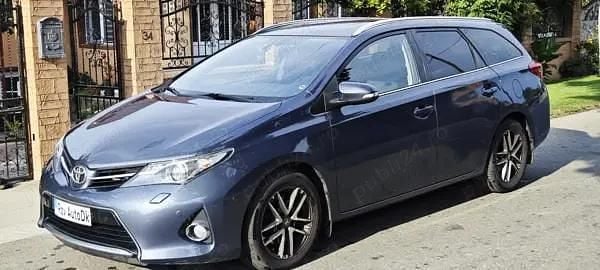 Utilizat 2014 Toyota Auris Break | 4.990 EUR (Preț bun) - Imagine 1/4