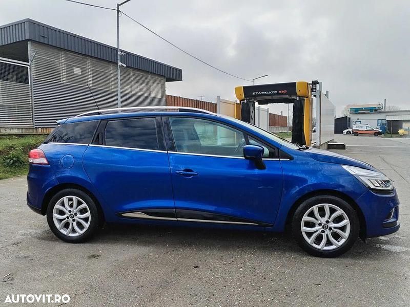 Second-hand Renault Clio GrandTour Bose Edition 90 CP (66 kW) 2018 Culoarealbastru Break