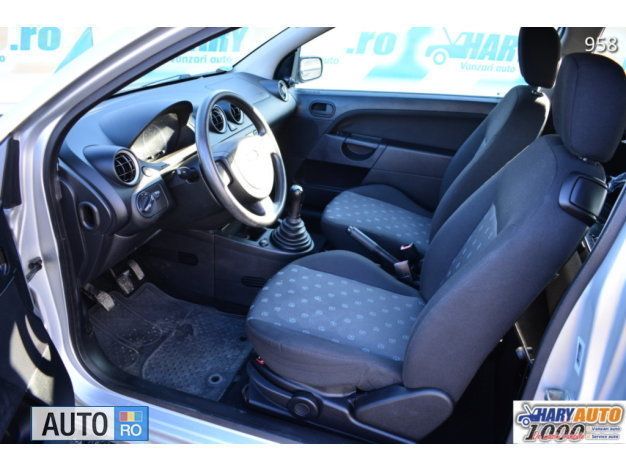Second-hand Ford Fiesta 80 CP (58 kW) 2004 Argintiu Hatchback