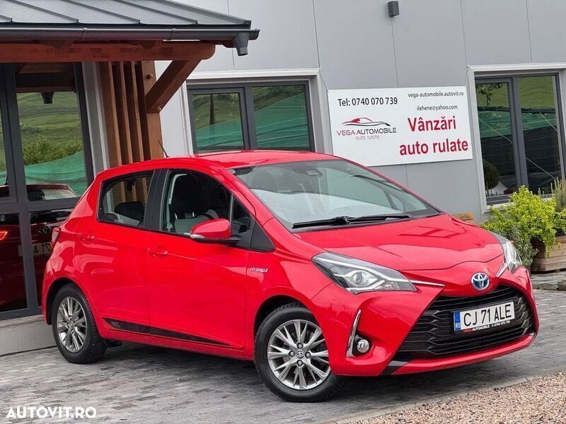 Rosu Utilizat 2017 Toyota Yaris Hybrid Terra Hatchback | 11.999 EUR - Imagine 1/4