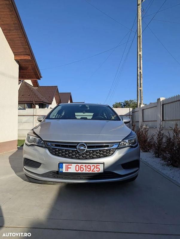 Culoaregri Utilizat 2019 Opel Astra Edition Hatchback | 8.500 EUR (Preț OK) - Imagine 1/4