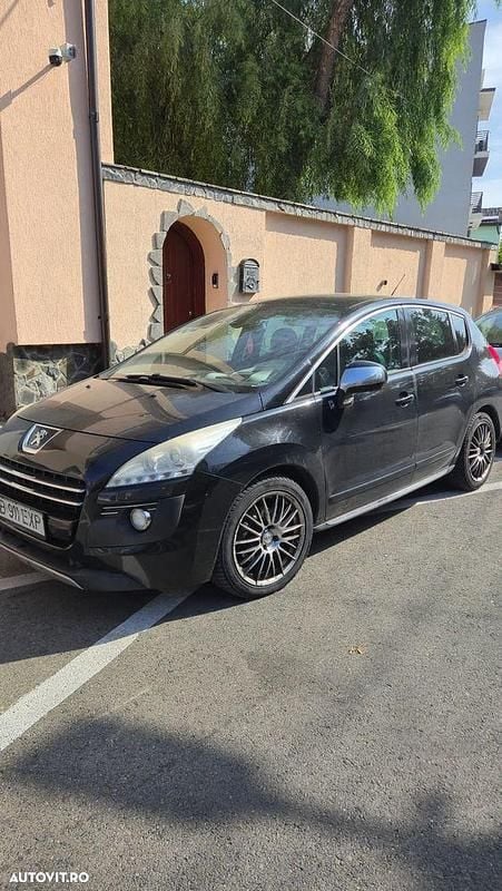 Culoarenegru Utilizat 2013 Peugeot 3008 SUV | 5.000 EUR (Preț OK) - Imagine 1/4