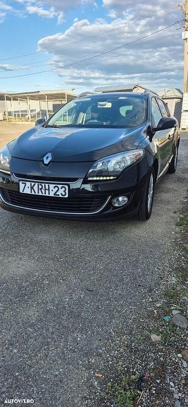 Negru Utilizat 2013 Renault Mégane GrandTour Bose Edition Break | 4.999 EUR (Preț OK) - Imagine 1/4