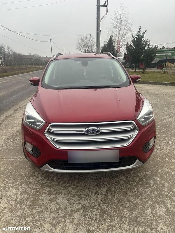 Second-hand Ford Kuga Titanium 180 CP (132 kW) 2017 Culoarerosu SUV