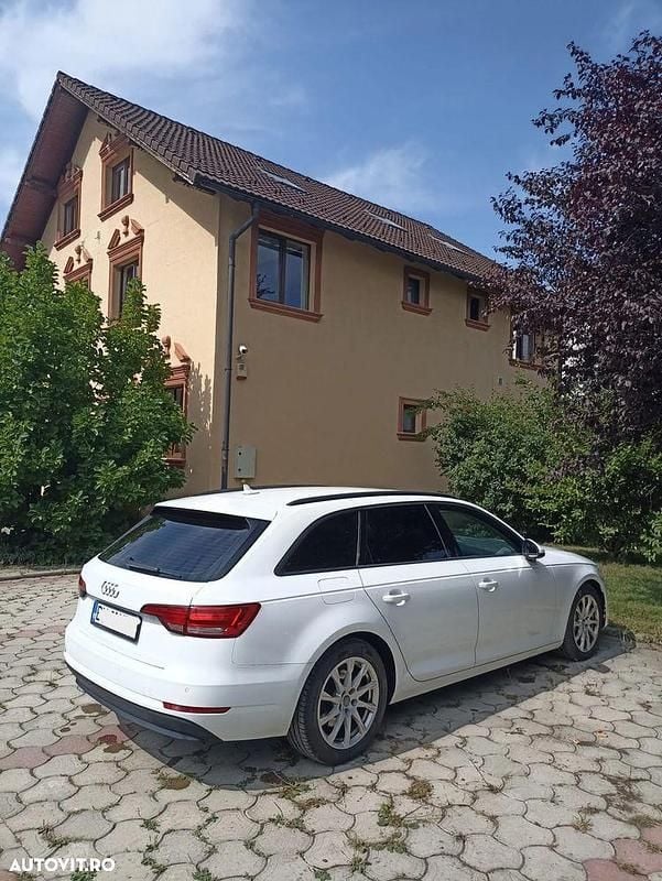 Culoarealb Utilizat 2016 Audi A4 Break | 11.600 EUR (Preț bun) - Imagine 1/4