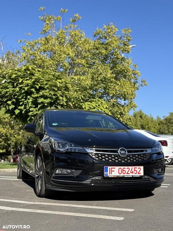 Culoarenegru Utilizat 2017 Opel Astra Innovation Break | 8.800 EUR (Preț OK) - Imagine 1/4
