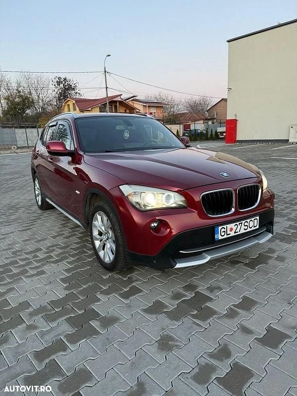 Culoarerosu Utilizat 2011 BMW X1 Sport Line SUV | 8.900 EUR (Super Preț) - Imagine 1/4