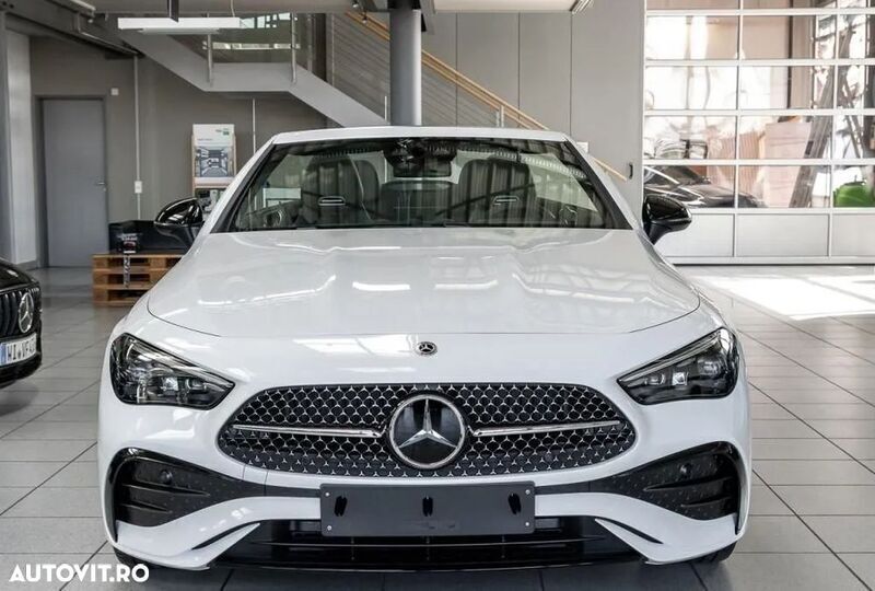 Alb Utilizat 2024 Mercedes CLE200 AMG line Coupe | 62.999 EUR - Imagine 1/4