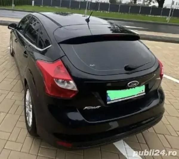 Second-hand Ford Focus 115 CP (84 kW) 2012 Negru Hatchback