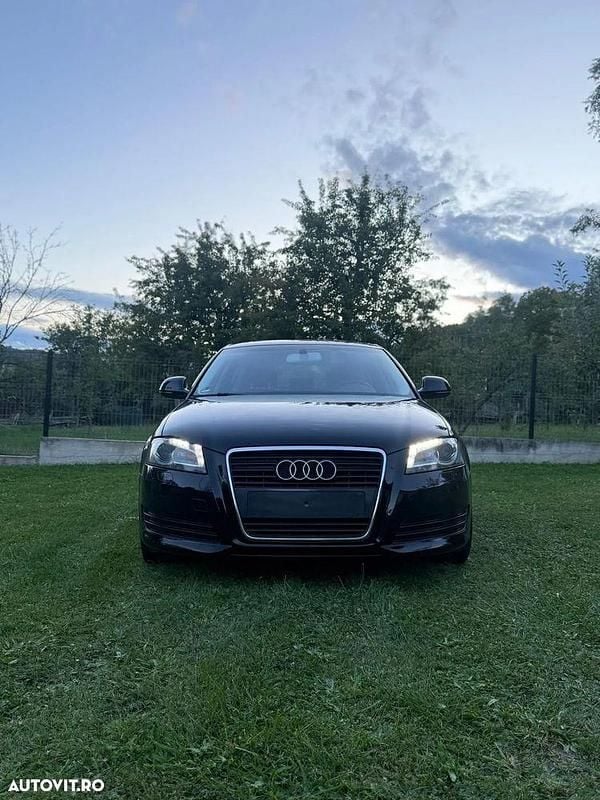Culoarenegru Utilizat 2009 Audi A3 Sportback Ambiente Hatchback | 4.890 EUR (Preț bun) - Imagine 1/4