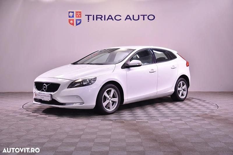 Culoarealb Utilizat 2018 Volvo V40 Hatchback | 10.850 EUR (Preț OK) - Imagine 1/4