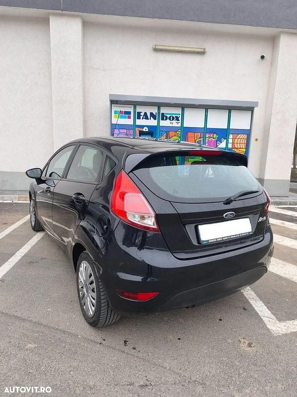 Second-hand Ford Fiesta Trend 75 CP (55 kW) 2016 Culoarenegru Hatchback
