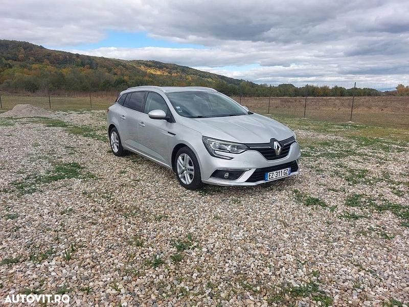 Culoareargint Utilizat 2018 Renault Mégane GrandTour LIMITED Break | 9.300 EUR (Preț OK) - Imagine 1/4