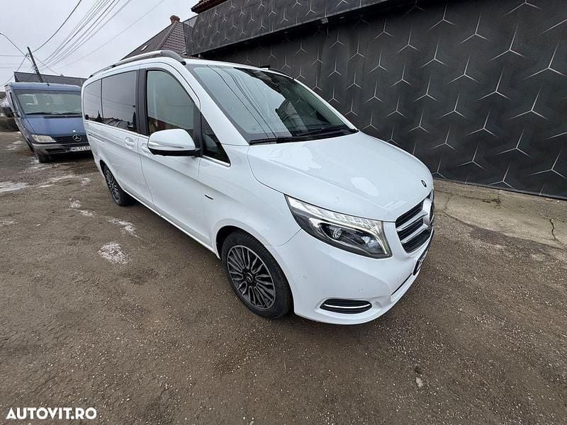 Second-hand Mercedes V250 190 CP (139 kW) 2016 Culoarealb Monovolum