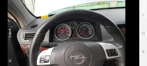 Gri Utilizat 2005 Opel Astra Berlinǎ | 1.400 EUR (Preț bun) - Imagine 1/4